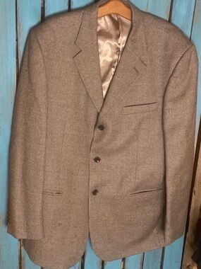 Roberto Villini herringbone tweed 3 button wool jacket size 44R padded shoulders